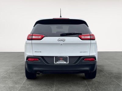 2015 Jeep Cherokee Sport