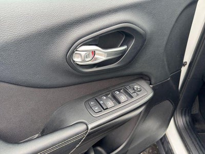 2015 Jeep Cherokee Sport