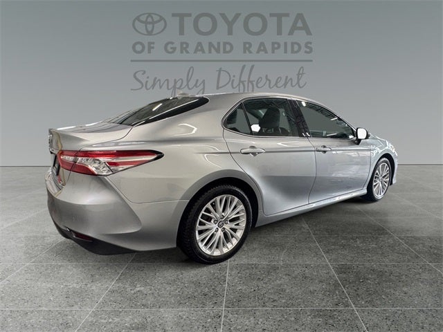 2020 Toyota Camry Hybrid XLE