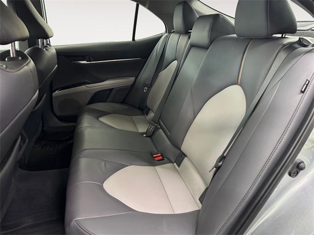 2020 Toyota Camry Hybrid XLE