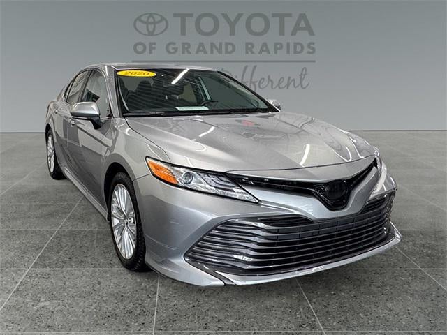 2020 Toyota Camry Hybrid XLE