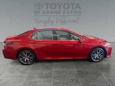 2024 Toyota Camry Hybrid XLE