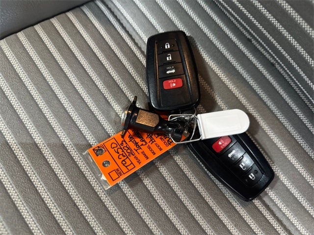 2023 Toyota Camry Hybrid SE