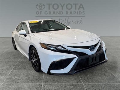 2023 Toyota Camry Hybrid SE