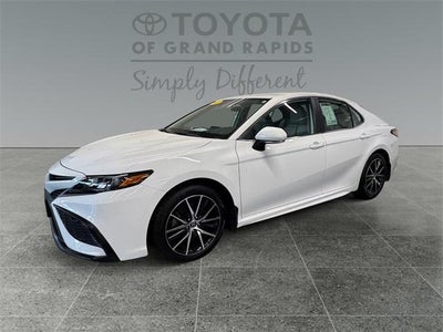 2023 Toyota Camry Hybrid SE