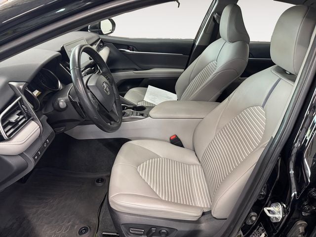 2022 Toyota Camry Hybrid SE