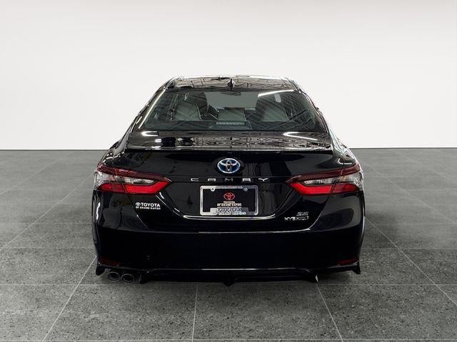 2022 Toyota Camry Hybrid SE