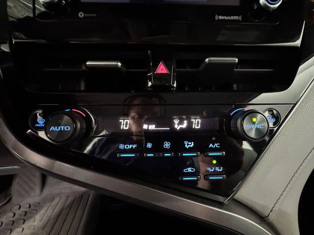 2022 Toyota Camry Hybrid SE