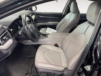 2022 Toyota Camry Hybrid SE