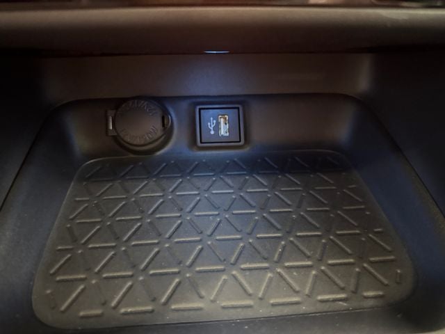 2025 Toyota RAV4 Hybrid XSE
