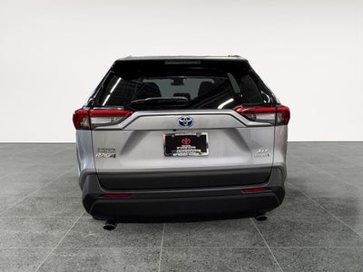 2022 Toyota RAV4 Hybrid XLE