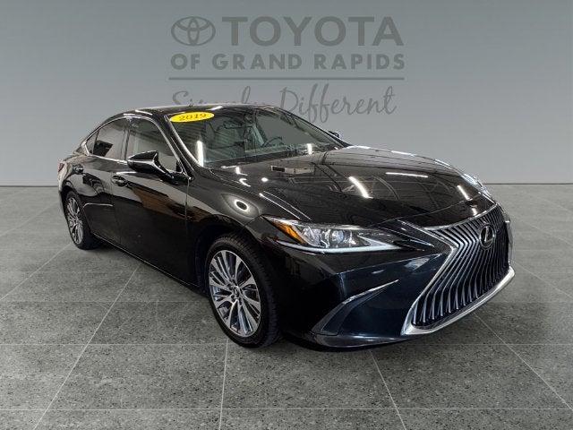 2019 Lexus ES