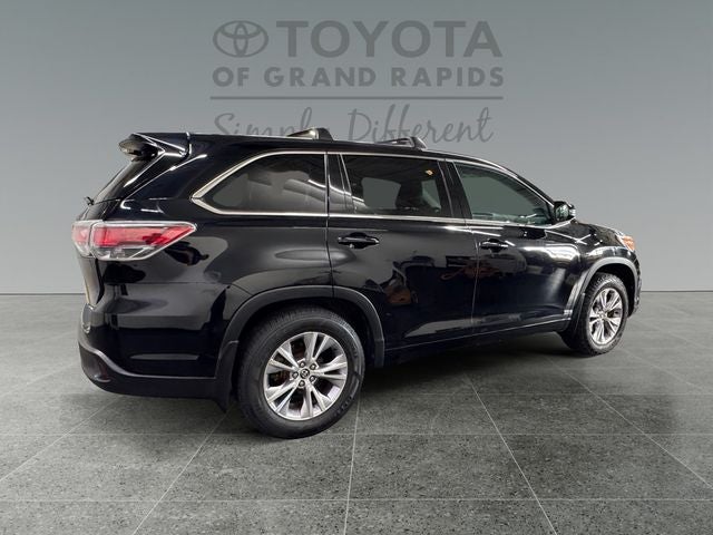 2016 Toyota Highlander LE Plus V6