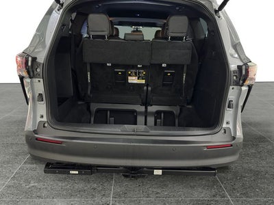 2025 Toyota Sienna Woodland Edition 7 Passenger