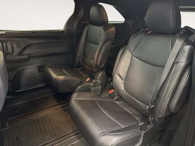 2025 Toyota Sienna Woodland Edition 7 Passenger