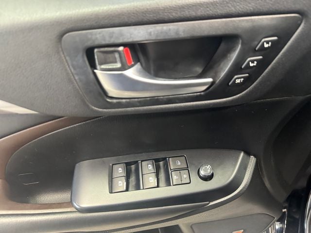2019 Toyota Highlander Limited Platinum