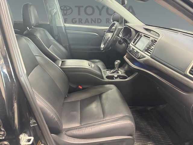 2019 Toyota Highlander Limited Platinum