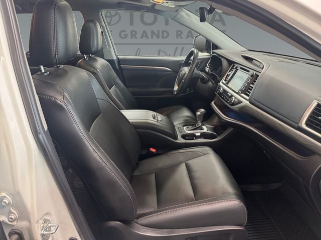 2019 Toyota Highlander Limited Platinum