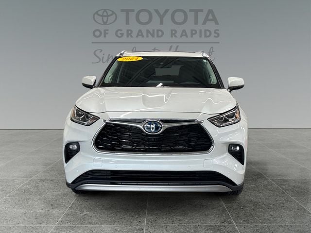 2024 Toyota Highlander Hybrid Platinum
