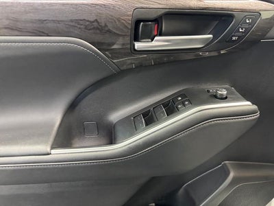 2024 Toyota Highlander Hybrid Platinum