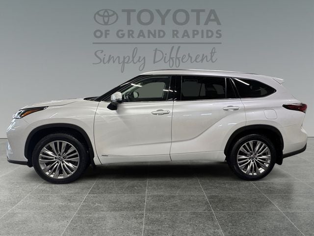 2024 Toyota Highlander Hybrid Platinum