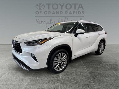 2024 Toyota Highlander Hybrid Platinum
