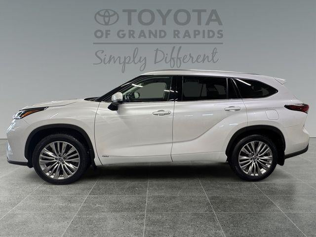 2024 Toyota Highlander Hybrid Platinum