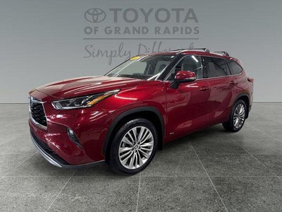 2022 Toyota Highlander Hybrid Platinum