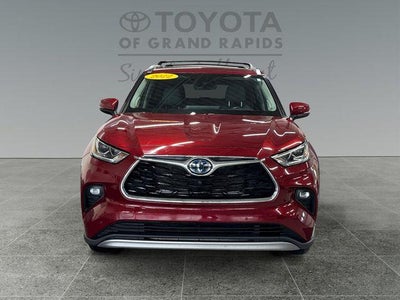 2022 Toyota Highlander Hybrid Platinum