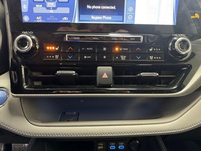 2022 Toyota Highlander Hybrid Platinum