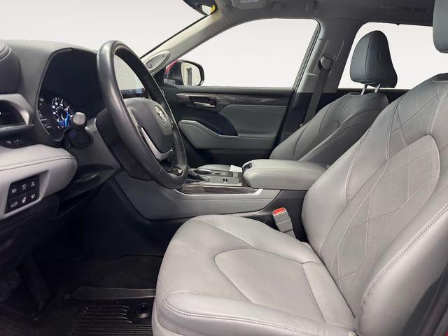 2022 Toyota Highlander Hybrid Platinum