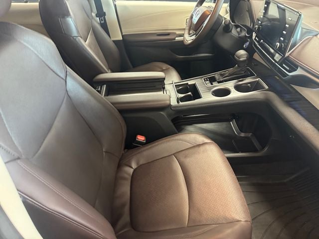 2024 Toyota Sienna Platinum 7 Passenger
