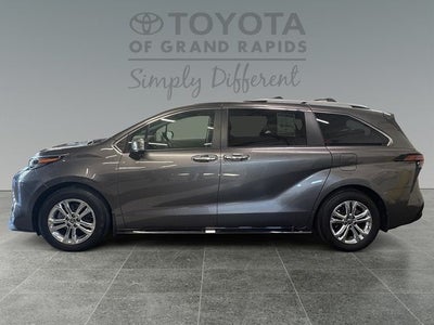 2024 Toyota Sienna Platinum 7 Passenger