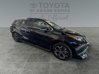 2026 Toyota Sienna Platinum 7 Passenger