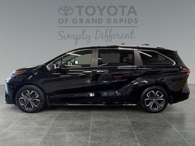 2025 Toyota Sienna Platinum 7 Passenger