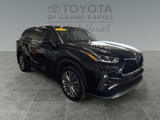 2022 Toyota Highlander Hybrid Platinum