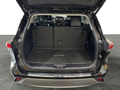 2022 Toyota Highlander Hybrid Platinum