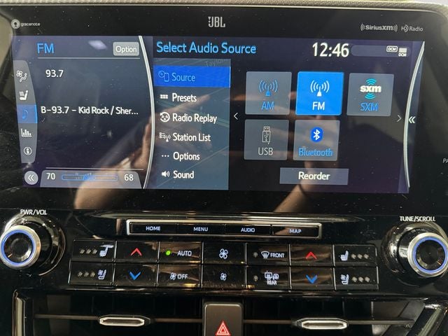 2022 Toyota Highlander Hybrid Platinum