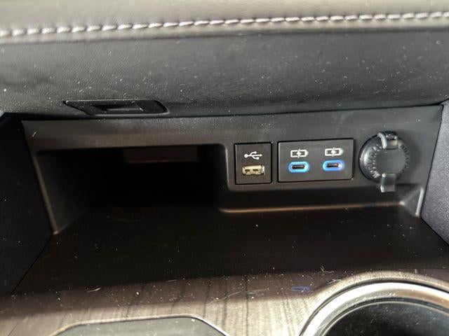 2022 Toyota Highlander Hybrid Platinum