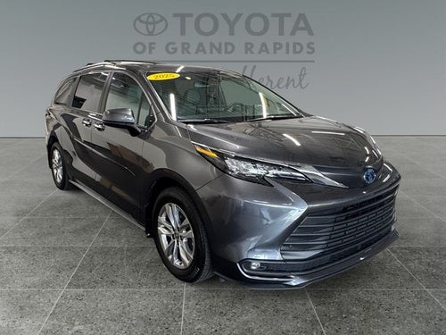 2025 Toyota Sienna XLE 7 Passenger