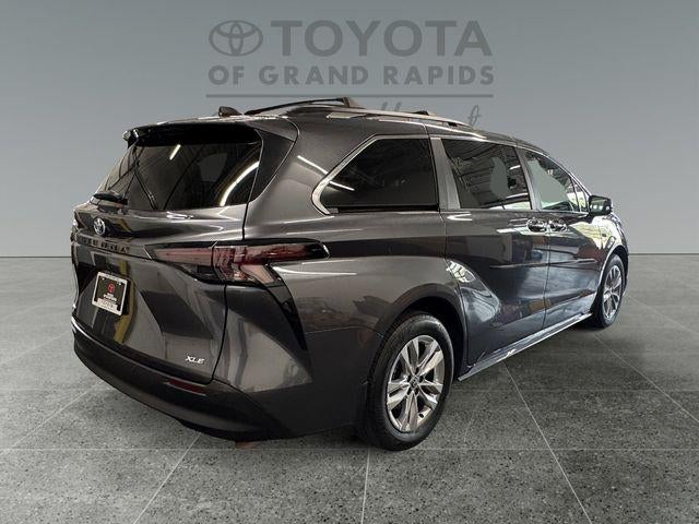 2025 Toyota Sienna XLE 7 Passenger
