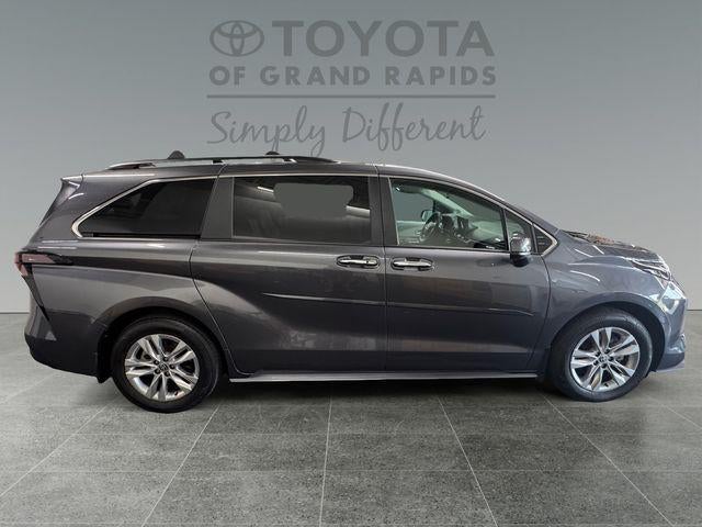 2025 Toyota Sienna XLE 7 Passenger