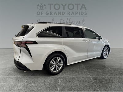 2025 Toyota Sienna XLE 7 Passenger