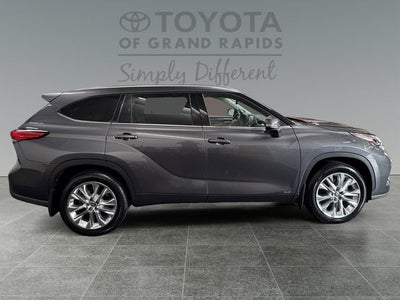 2022 Toyota Highlander Hybrid Limited