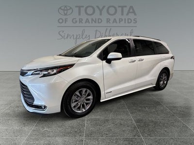 2021 Toyota Sienna XLE 8 Passenger