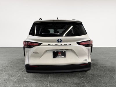 2021 Toyota Sienna XLE 8 Passenger
