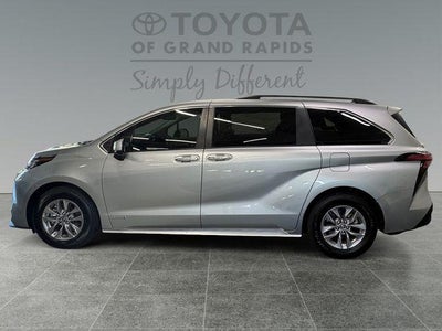 2021 Toyota Sienna XLE 8 Passenger