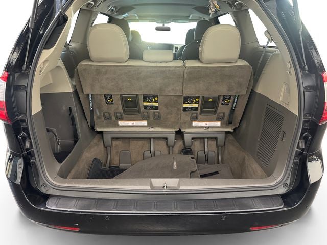 2017 Toyota Sienna XLE 8 Passenger