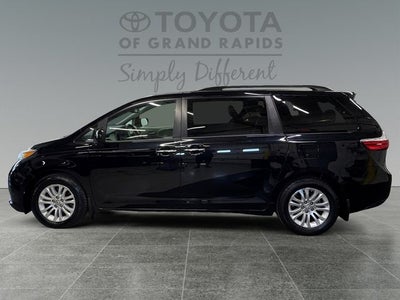 2017 Toyota Sienna XLE 8 Passenger