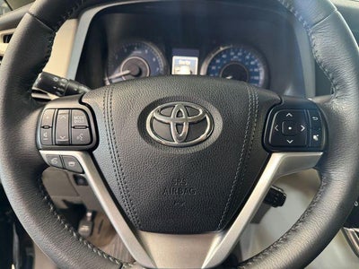 2017 Toyota Sienna XLE 8 Passenger